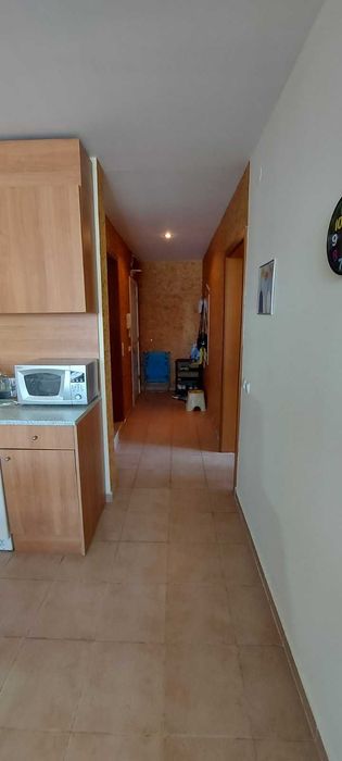Обзаведен тристаен апартамент с гледка море, Първа линия