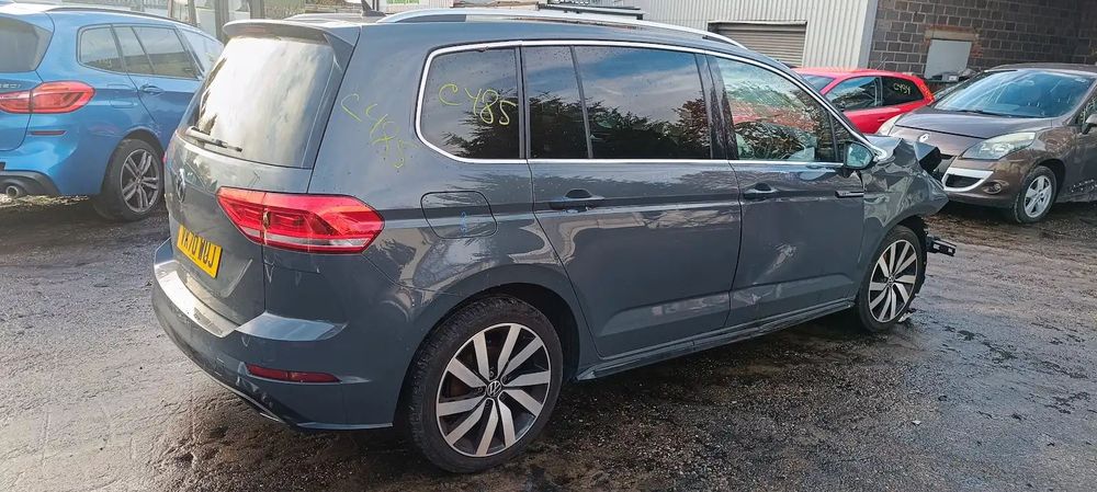 Dezmembrari / Dezmembrez Volkswagen Touran (5T1) R-line 1.5 TSI DPCA cutie viteze automata cod culoare LC7Q