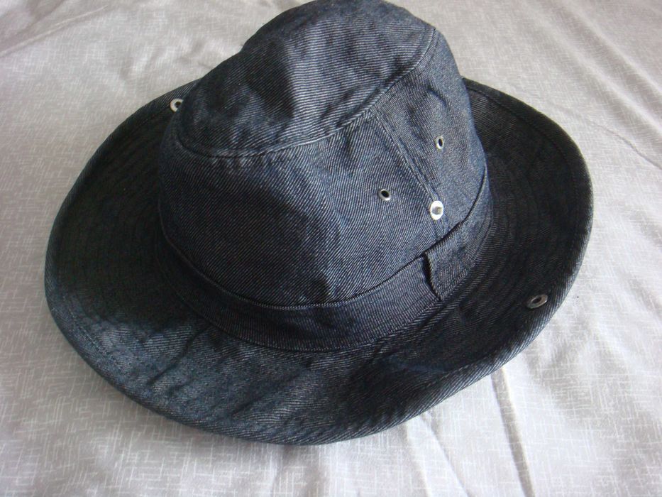 Palarie din blug,boruri clipsabile