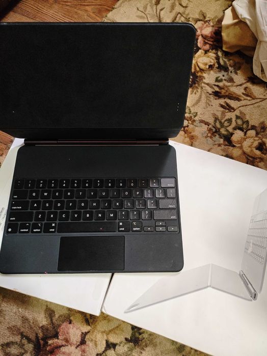 Apple Чехол с клавиатурой Magic Keyboard для ipad