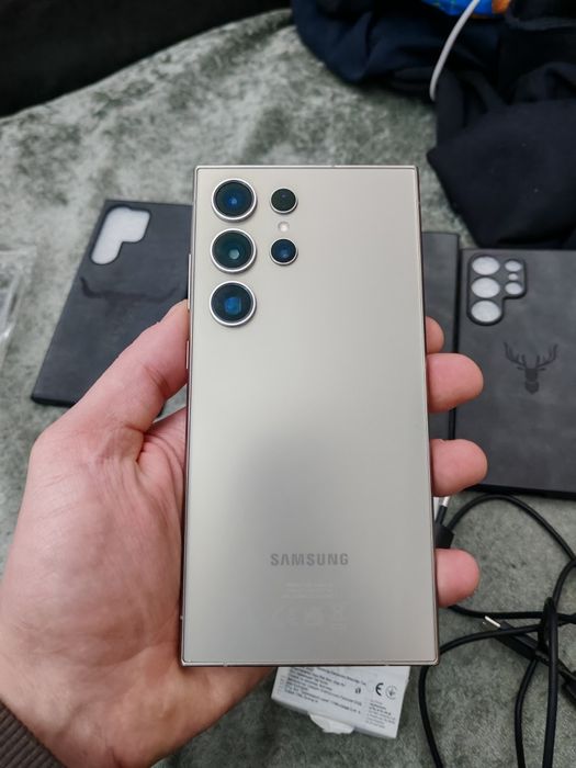 Samsung S24 Ultra много добро състояние