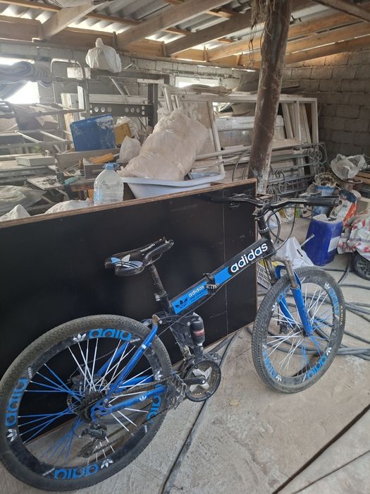 Велик адидас сатылады