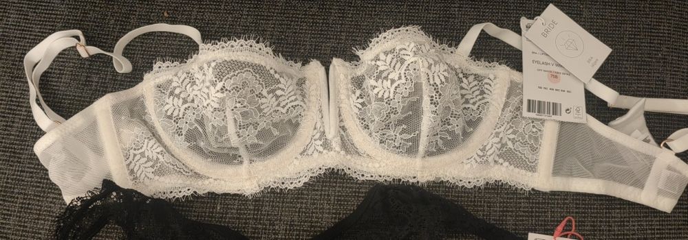 Set sutiene noi cu etichetă Penti