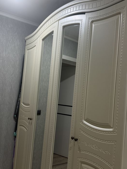 Продам спальный гарнитур