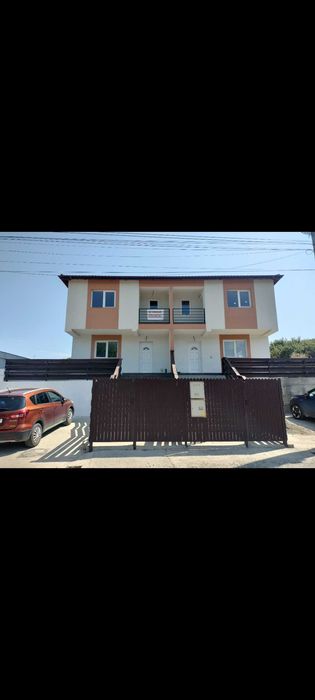 Proprietar vând 1/2 casa duplex Visani Iași