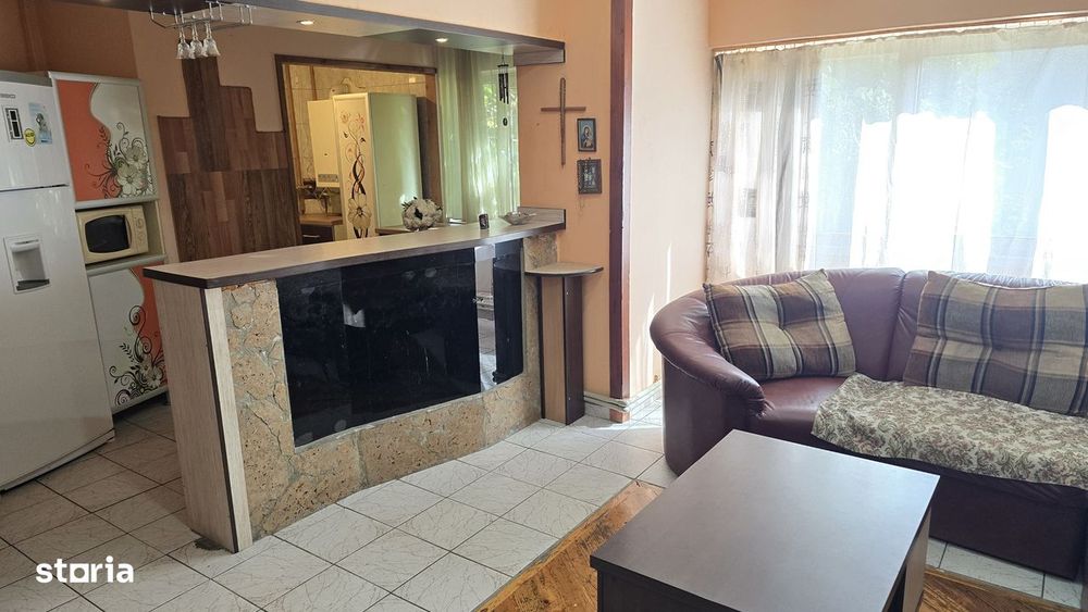 Vand apartament 4 camere Deva,  Decebal (Cuza Voda, Catedrala), et. 2,