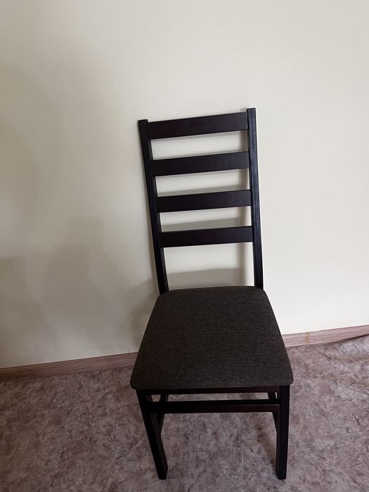 Продам деревянный стол