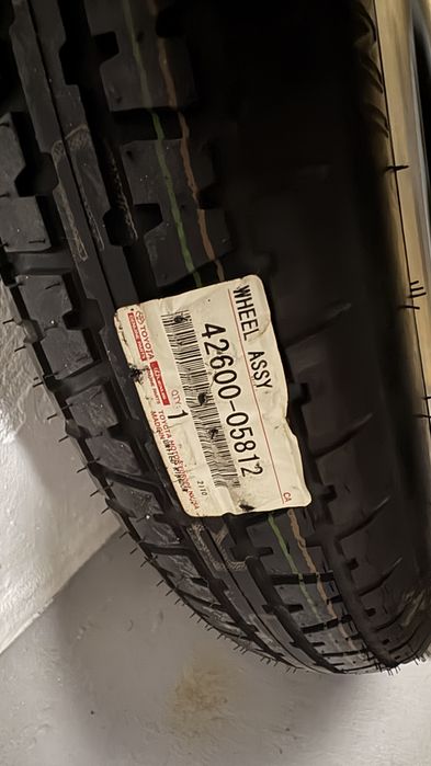 Vand roata rezerva slim Toyota Corolla R17 125/70 D17 + cric OEM completa