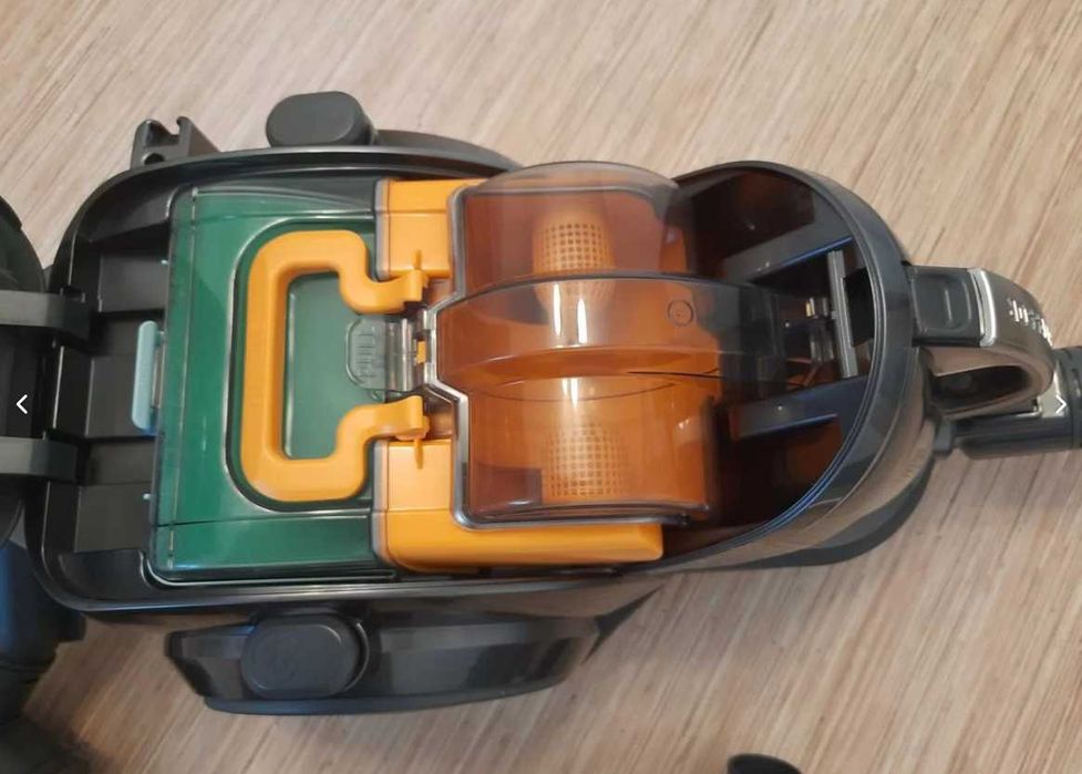 Пылесос LG Kompressor VC83209UHAV