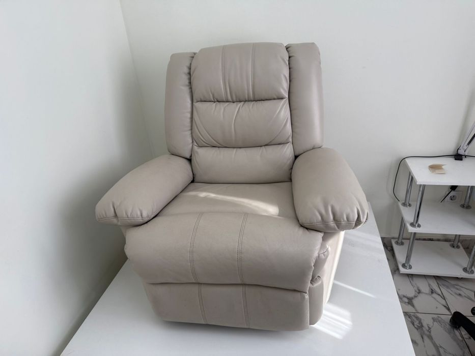 Продам электрическое педикюрное кресло