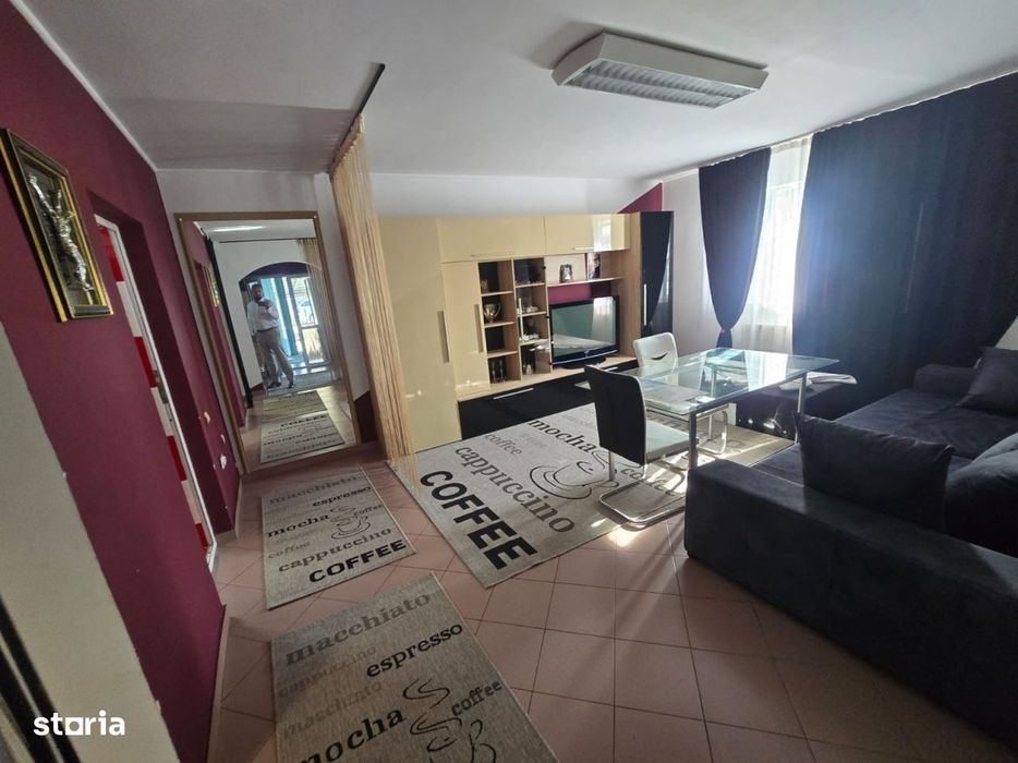 Parter de vila de vanzare – Prelungirea Craiovei, zona Targului Sapt