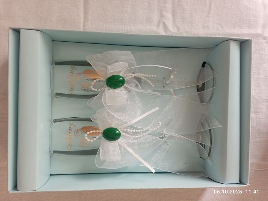 Фужеры праздничные для молодоженов.