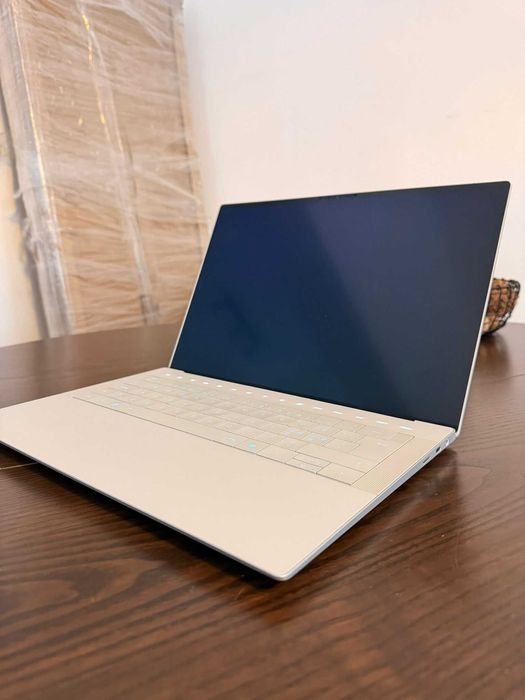 Dell XPS 14 9440 - Intel Ultra 7, 32 gb RAM, 512 gb SSD