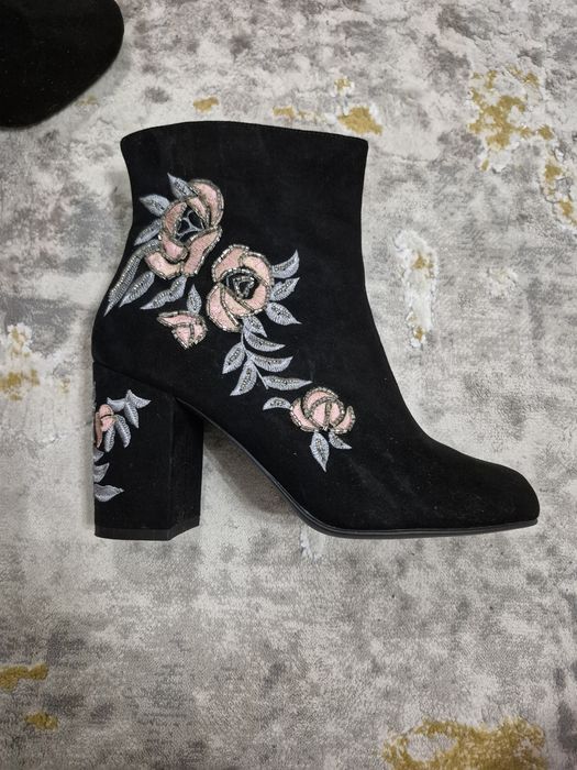 Botine model floral 38