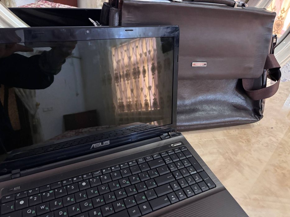 2 та ноутбук сотилади