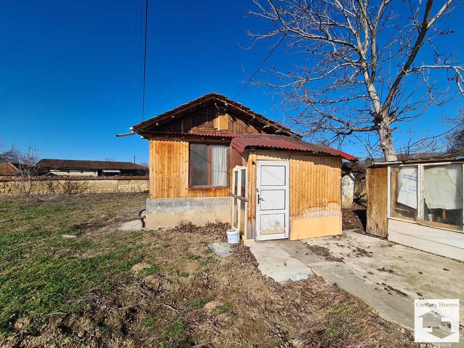 120354 Къща с просторен двор и кладенец в с. Драганово