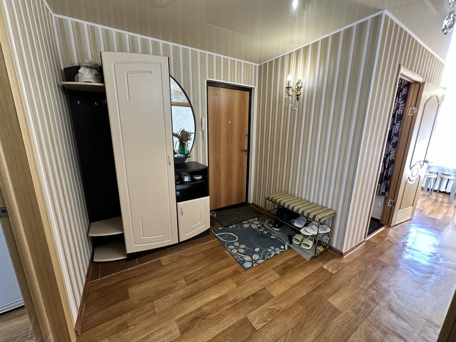 Продается В ЦЕНТРЕ ! 3 этаж, не угловая !