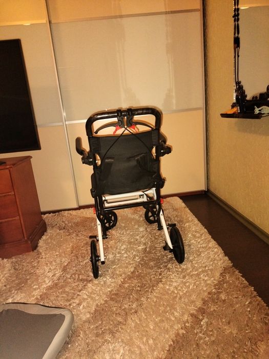 Кресло каталка инвалидная