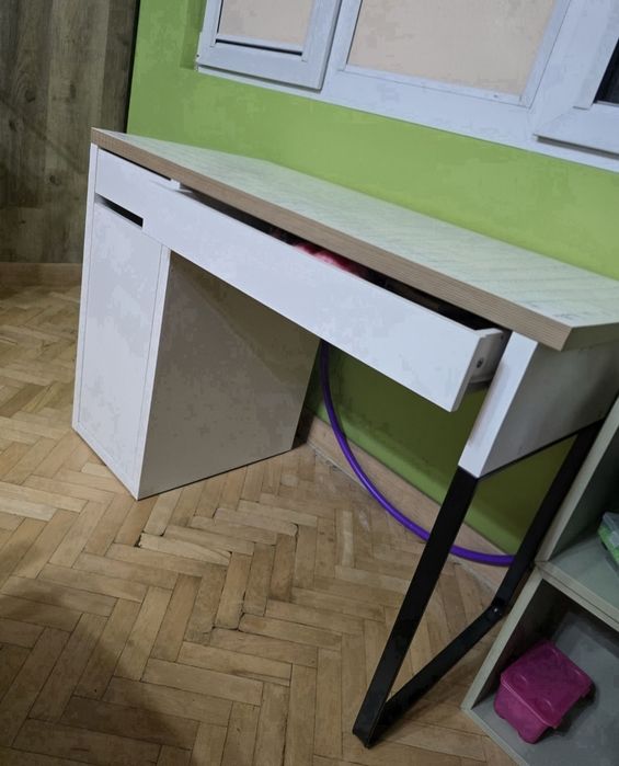 Офис / ученическо бюро от  IKEA