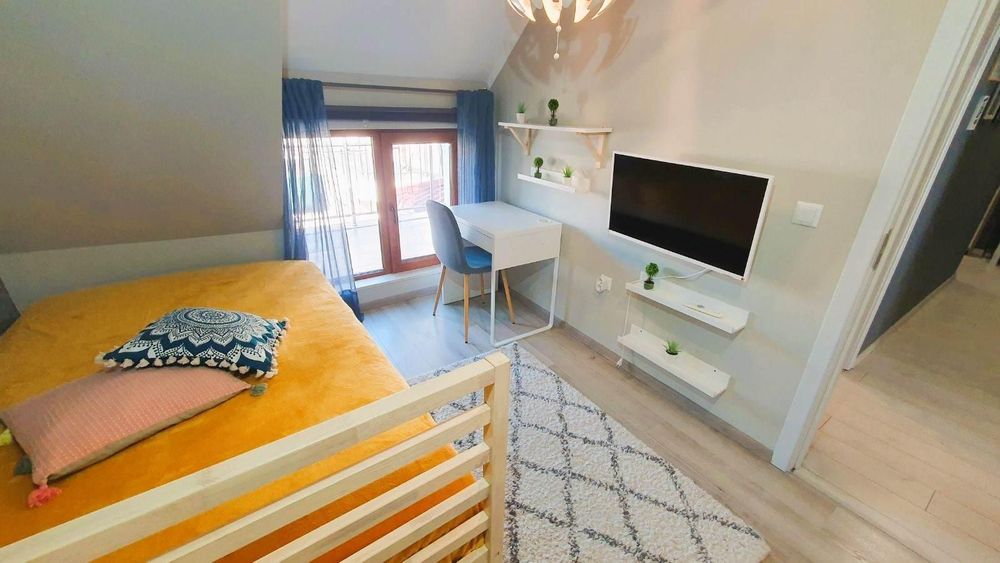 Дава се под наем Тристаен апартамент в Варна, Център - 90 кв.м за 1600 € - Снимка #6