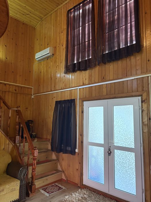 Vand casa de vacanta