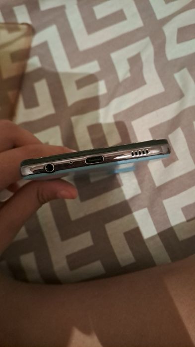 Сломвнный телефон a72 samsung