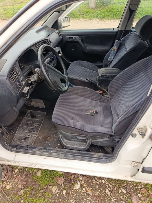 Продава се на Части Volkswagen Golf
