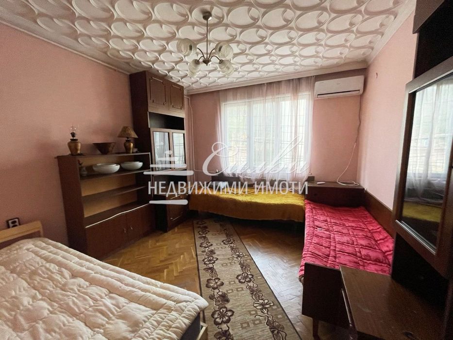 Продава се Четиристаен апартамент в Шумен, Пазара - 133 кв.м за 844 €/кв.м - Снимка #5