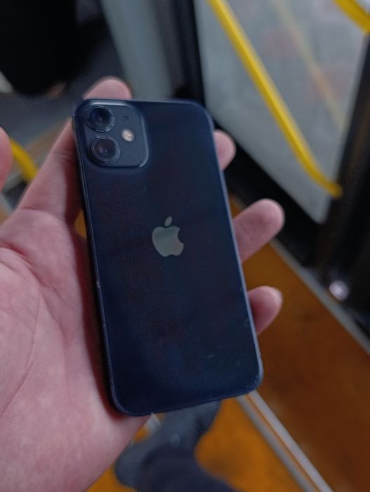 Iphone 12 mini  vakum