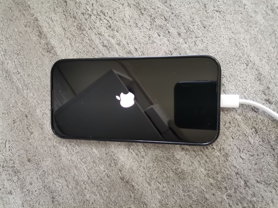Продам IPhone 16