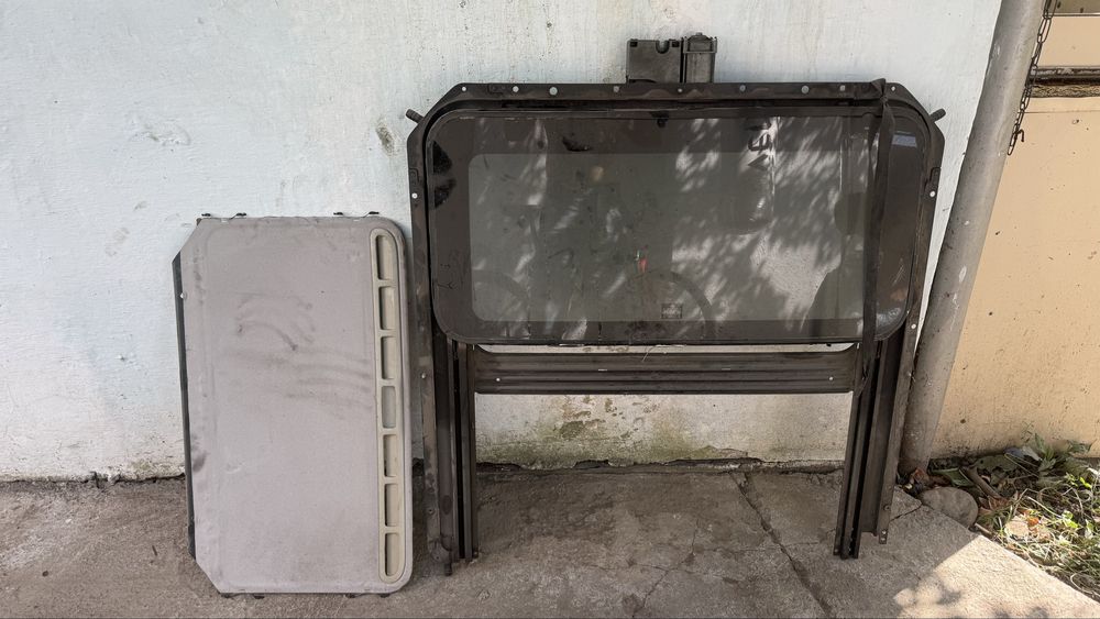 Продам люк на запчасти