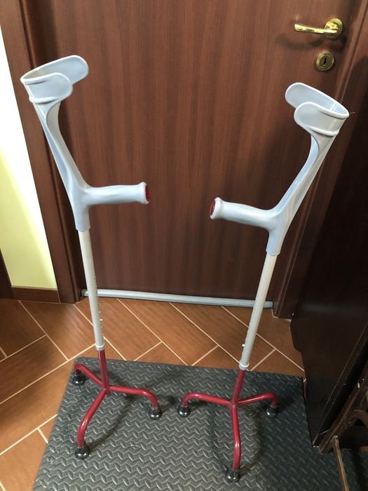 Bastoane reglabile cu sustinere