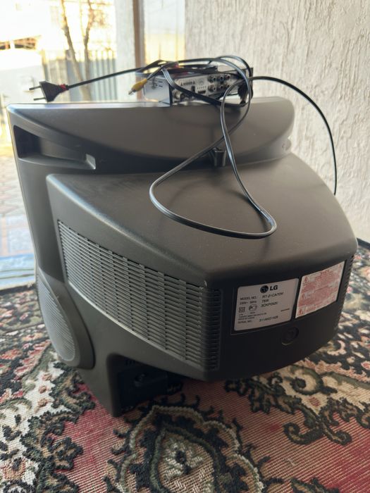 Телевизор LG полностью рабочий