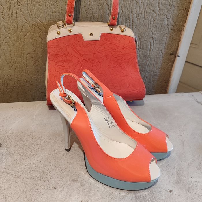 Сандали 40 номер