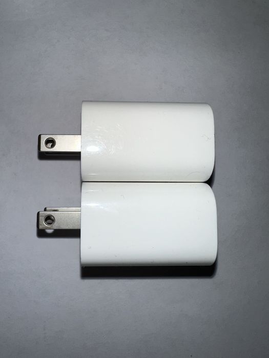 Оригинальное зарядное устройство Apple iPhone 20W (б/у)