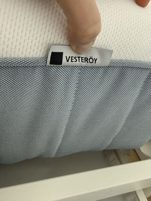 Pat IKEA VEVESTAD 90x200 + saltea VESTEROY ca noua + 3 cutii depozitare