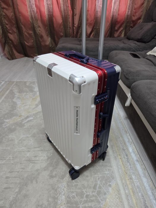 Чемодан, Сумка, Дорожная Чемодан  + Тапки