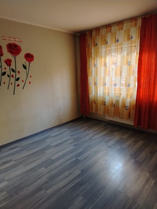 Apartament 4 camere Moinești