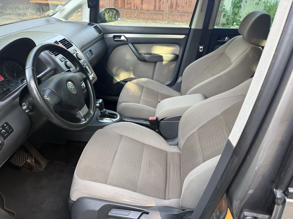 Volkswagen Touran Dsg 2.0 Tdi- 140 Cp - Recent adus