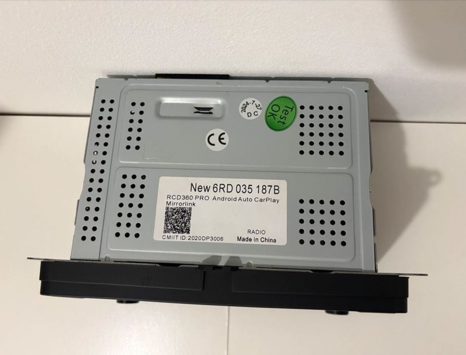 Vând navigație RCD360 PRO
