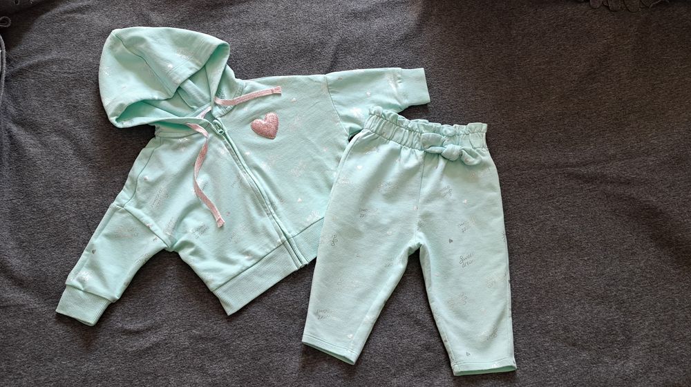 Костюм. Состояние отличное,  фирма Gee jay 80см 9-12 мес