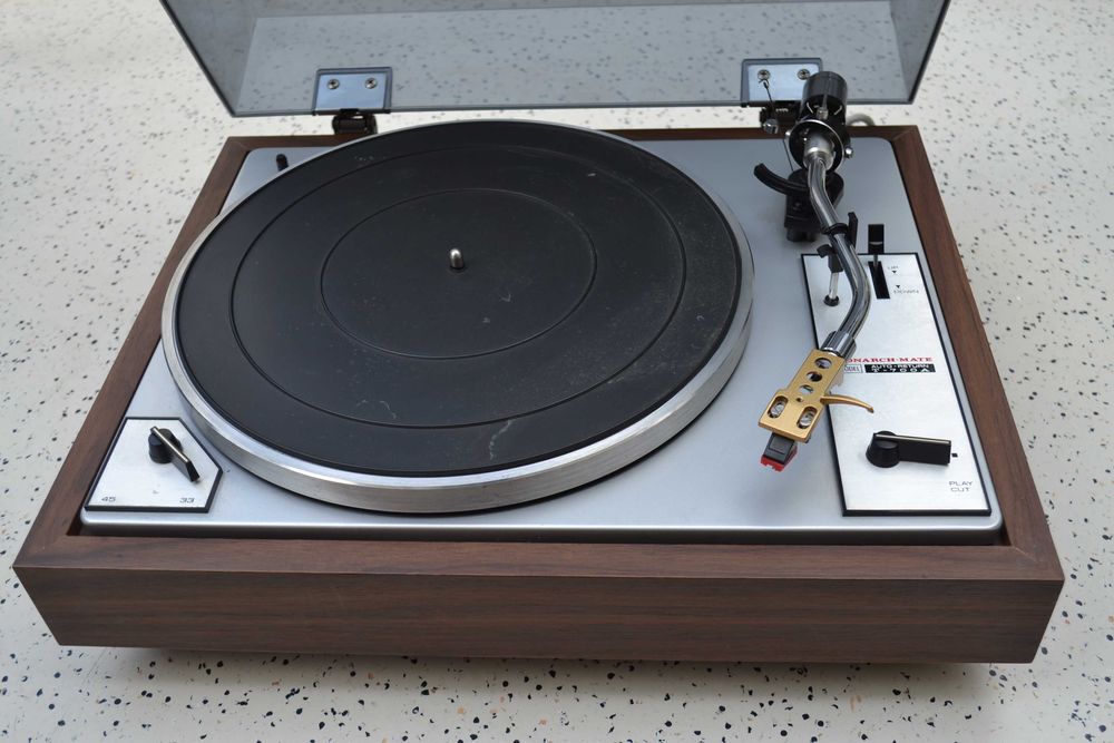 Pick up Pioneer Monarch T 700 A