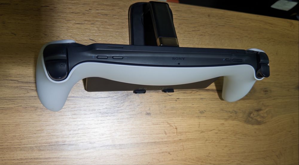 Игровая приставка Sony PlayStation Portal, белый, портативная, 10323/А