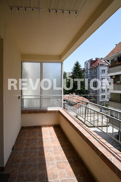 Дава се под наем Тристаен апартамент в София, Лозенец - 100 кв.м за 990 € - Снимка #15