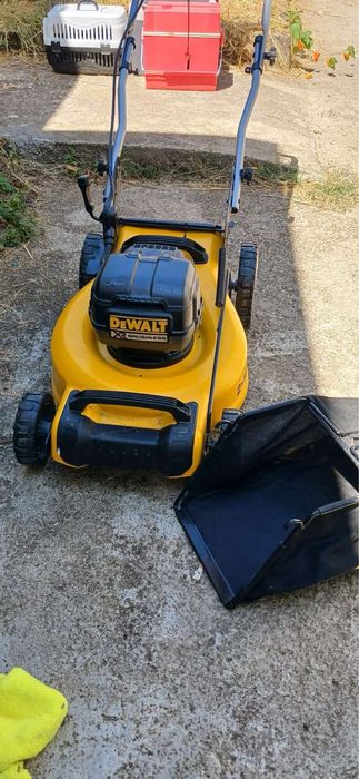 Косачка Dewalt 18