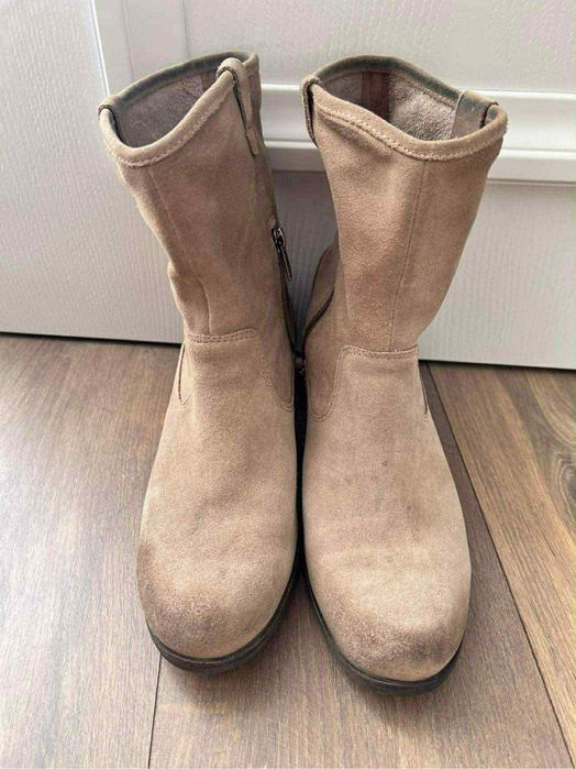 3 модела ботуши на Massimo Dutti и UGG