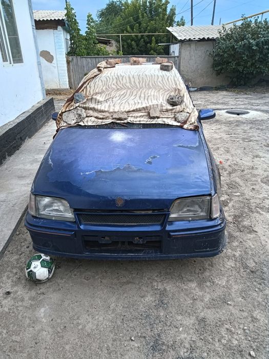 Продам 2 машиныы