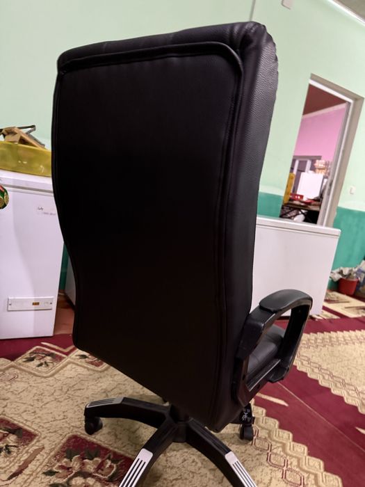 Офисное кресло премиум-класса