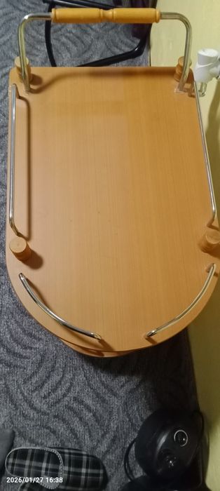 Помощна маса с колелца Bar-4