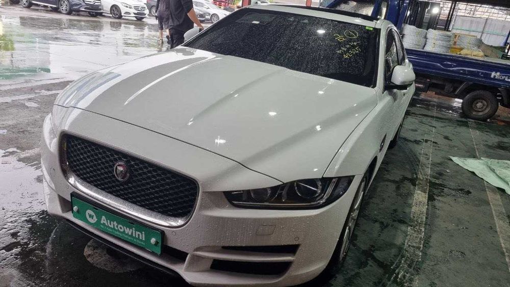 Jaguar XE - 2018